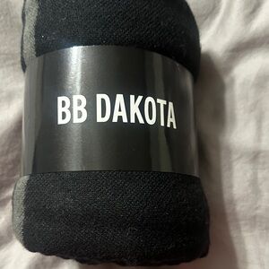BB Dakota poncho- black and grey